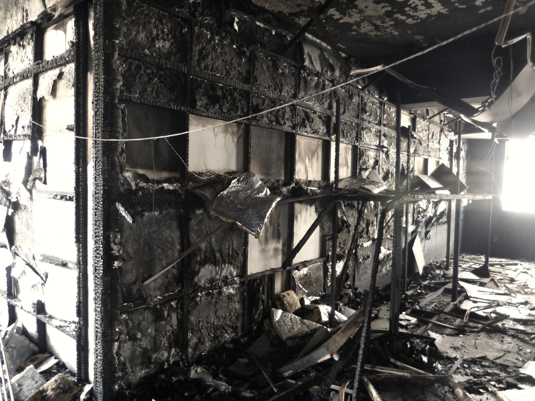 29.我不裝飾悲傷，我讓它變成形。